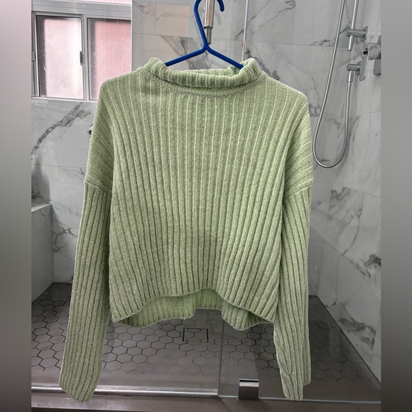 Women’s green H&M Sweater - Picture 1 of 4